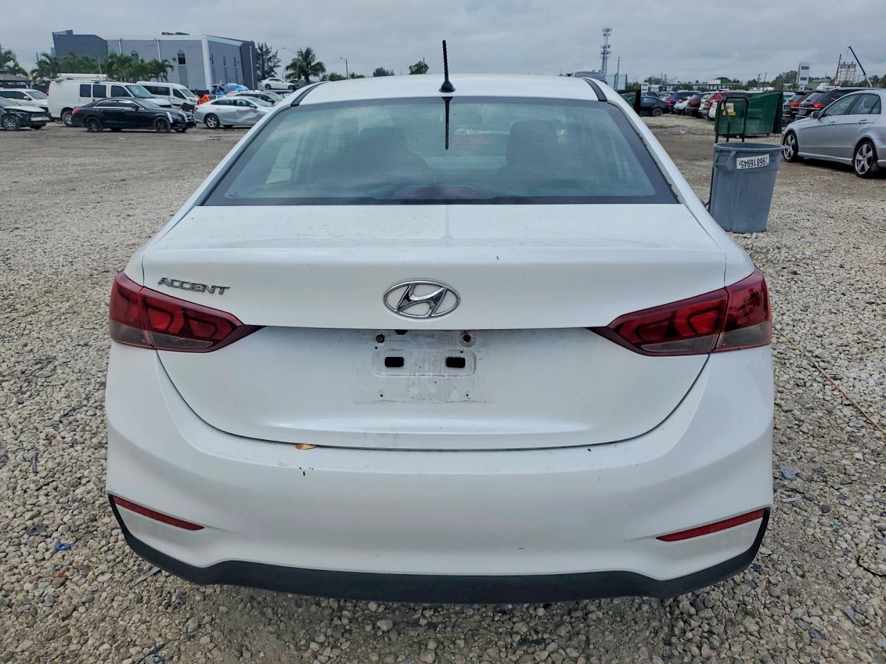 2021 Hyundai Accent Se - Фото 6