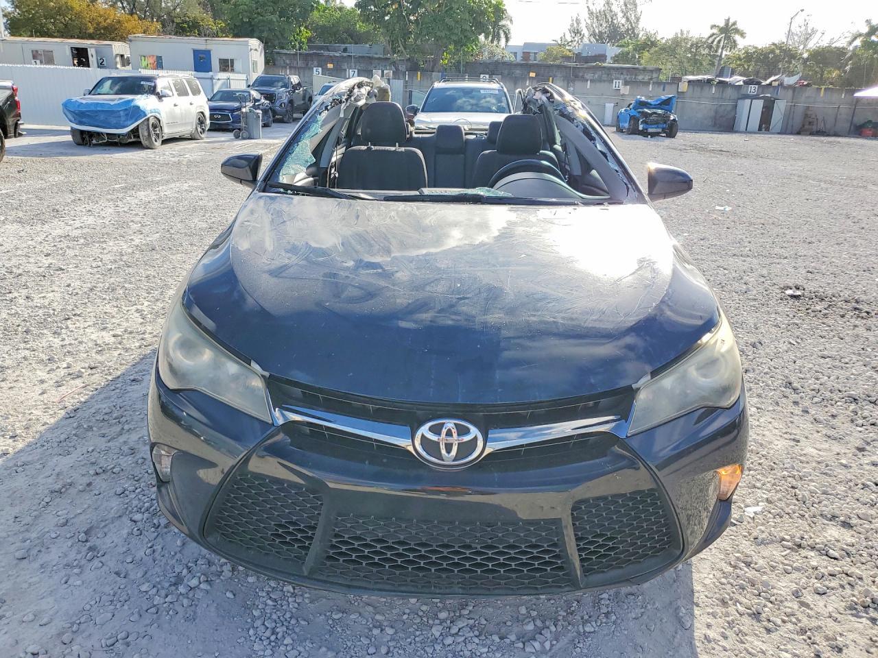 2016 Toyota Camry Se - Фото 5