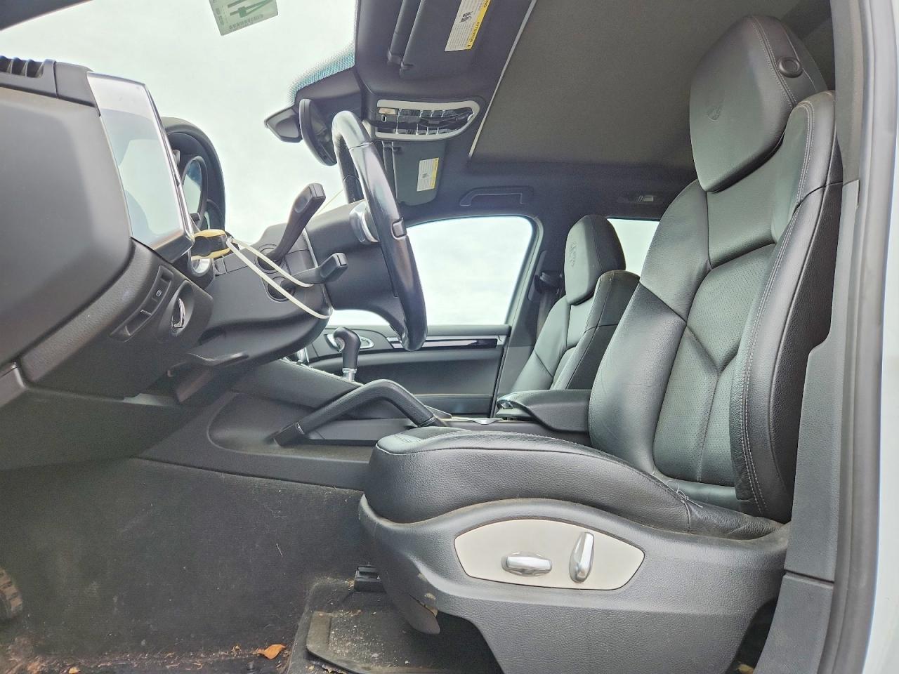 2014 Porsche Cayenne - Image 7