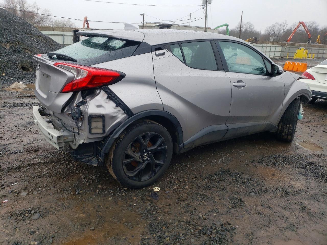 2018 Toyota C-Hr Xle Premium - Фото 3