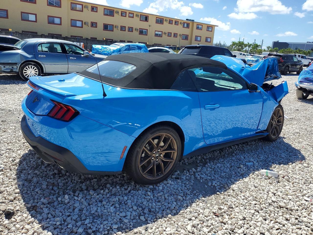 2025 Ford Mustang - Image 3