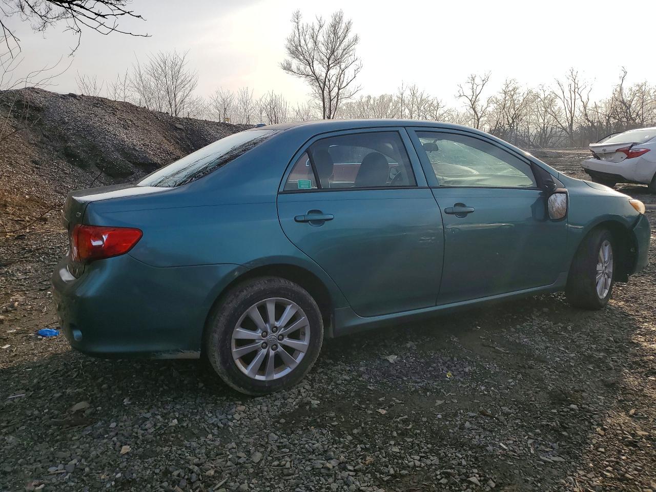 2010 Toyota Corolla Le - Image 3