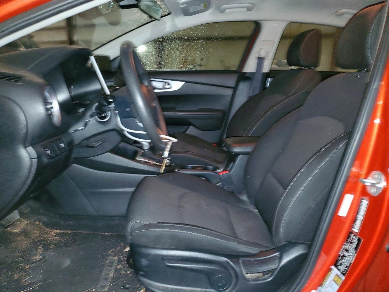 2023 Kia Forte Lxs - Image 7