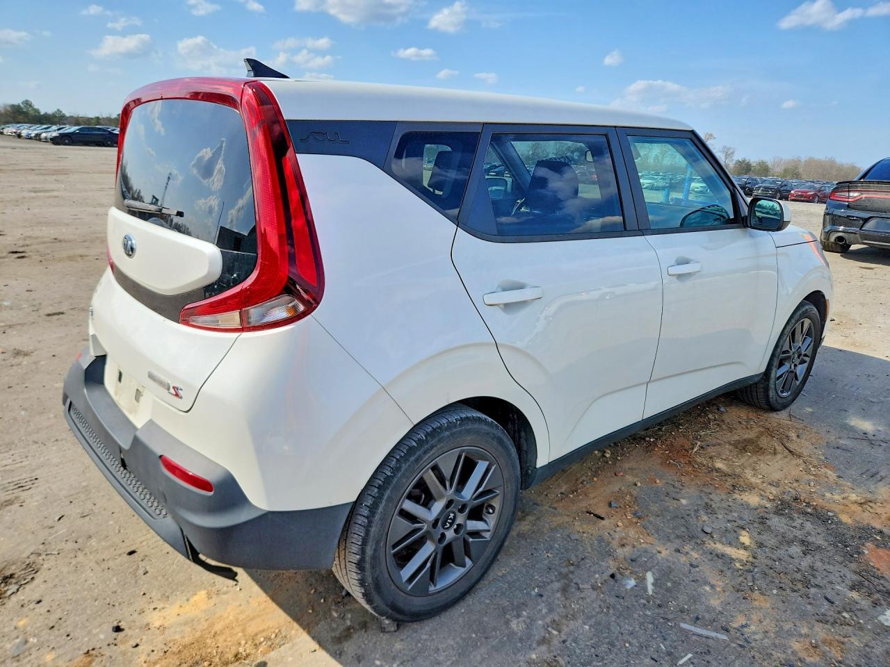 2021 Kia Soul S - Фото 3