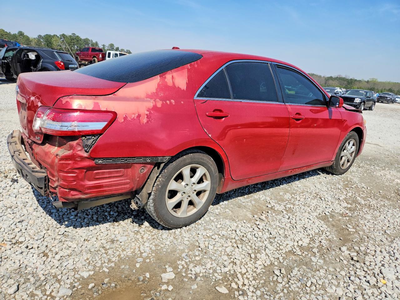 2011 Toyota Camry Le - Image 3