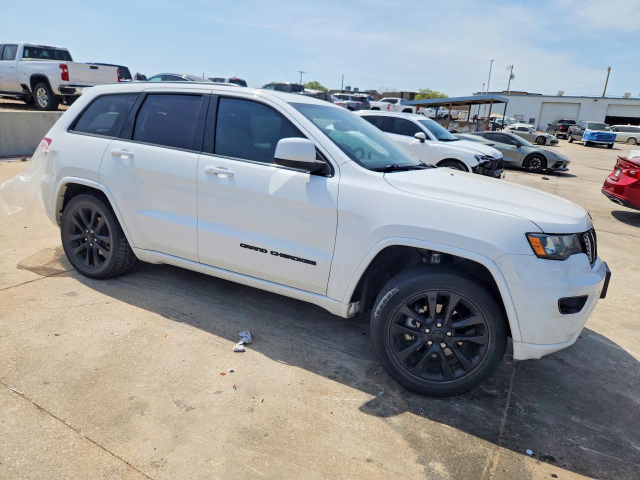 2019 Jeep Grand Cherokee Laredo - Image 4
