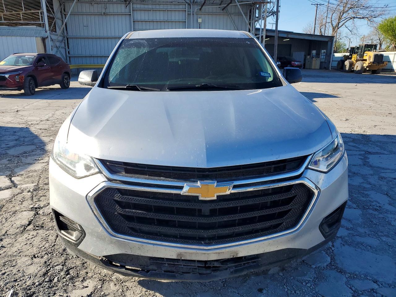 2021 Chevrolet Traverse Ls - Image 5