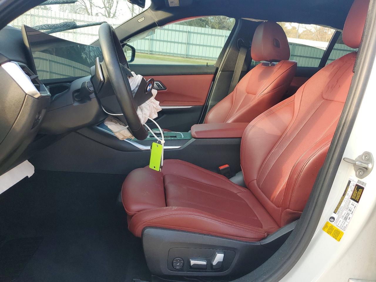 2023 BMW 330I - Фото 7