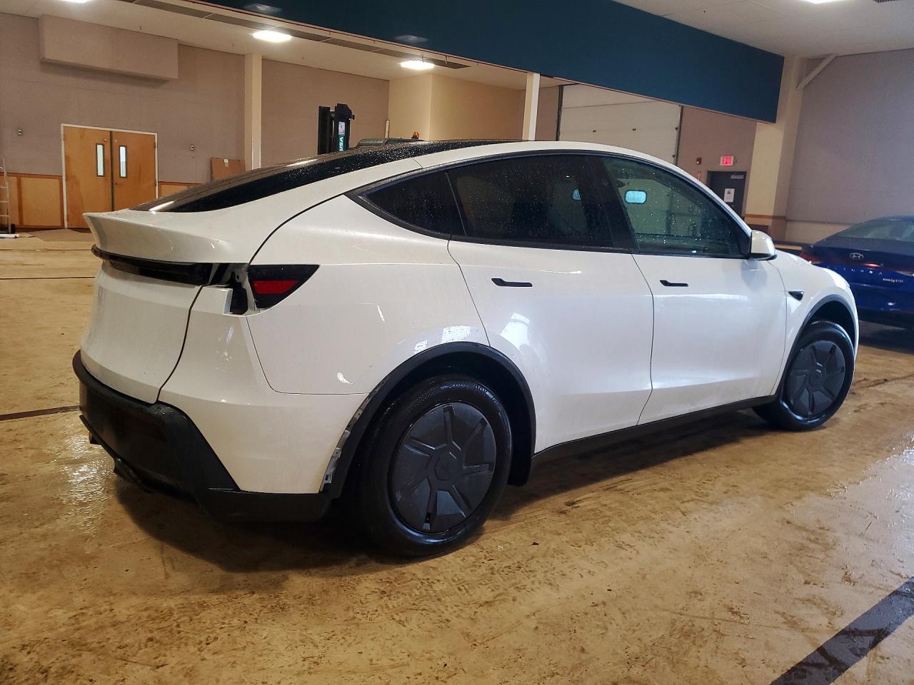 2026 Tesla Model Y - Image 3