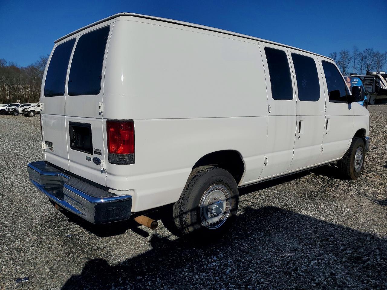 2013 Ford E250 Delivery Van - Image 3