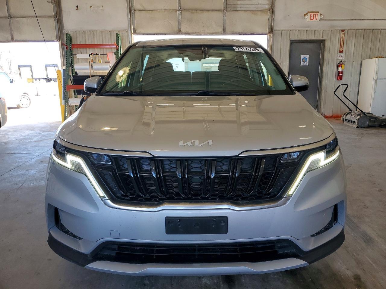 2022 Kia Carnival Lx - Фото 5