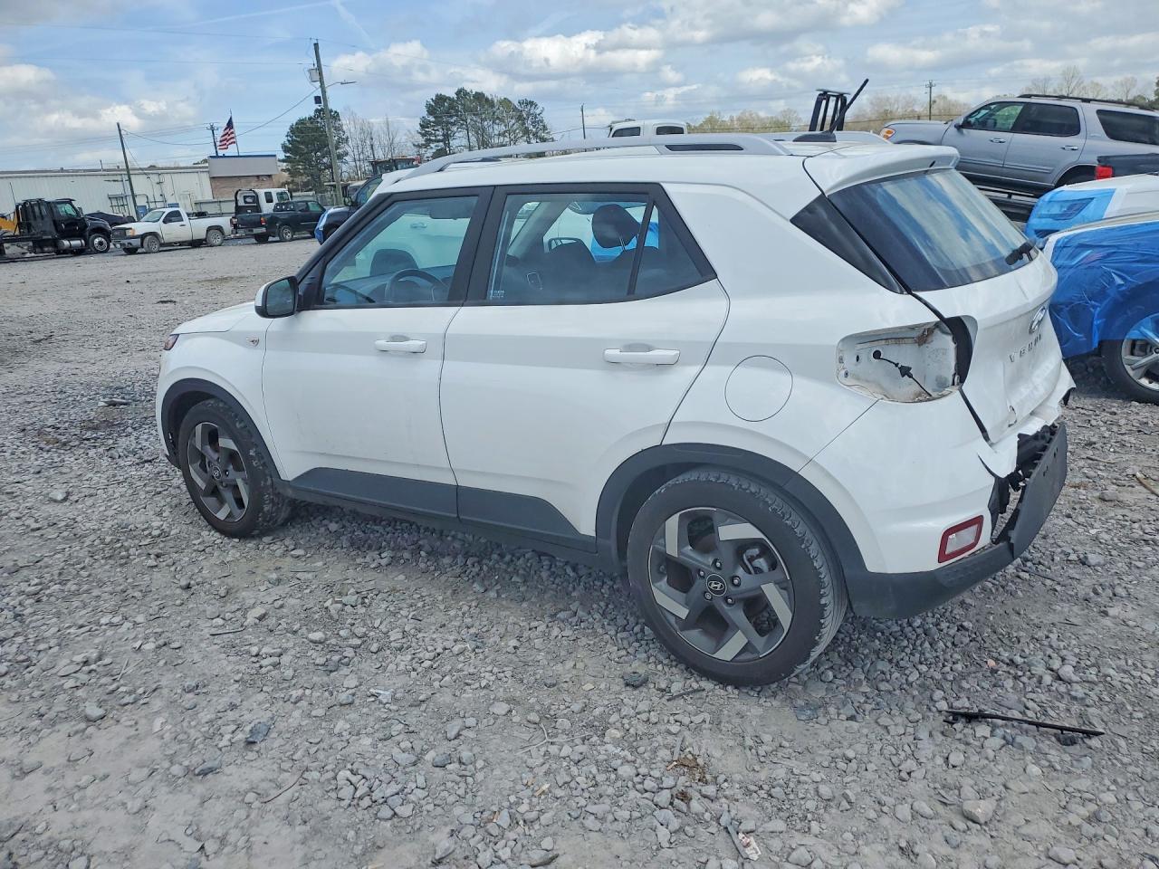 2023 Hyundai Venue Sel - Фото 2
