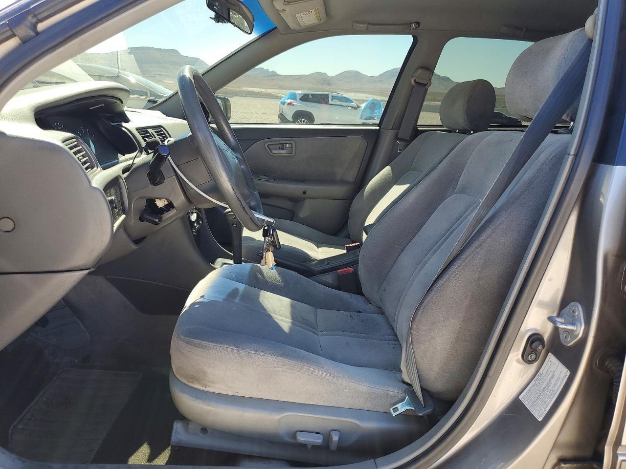 1999 Toyota Camry Le - Фото 7