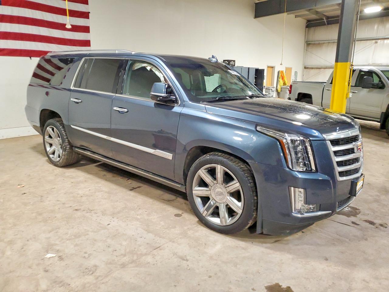 2019 Cadillac Escalade Esv Premium Luxury - Image 4