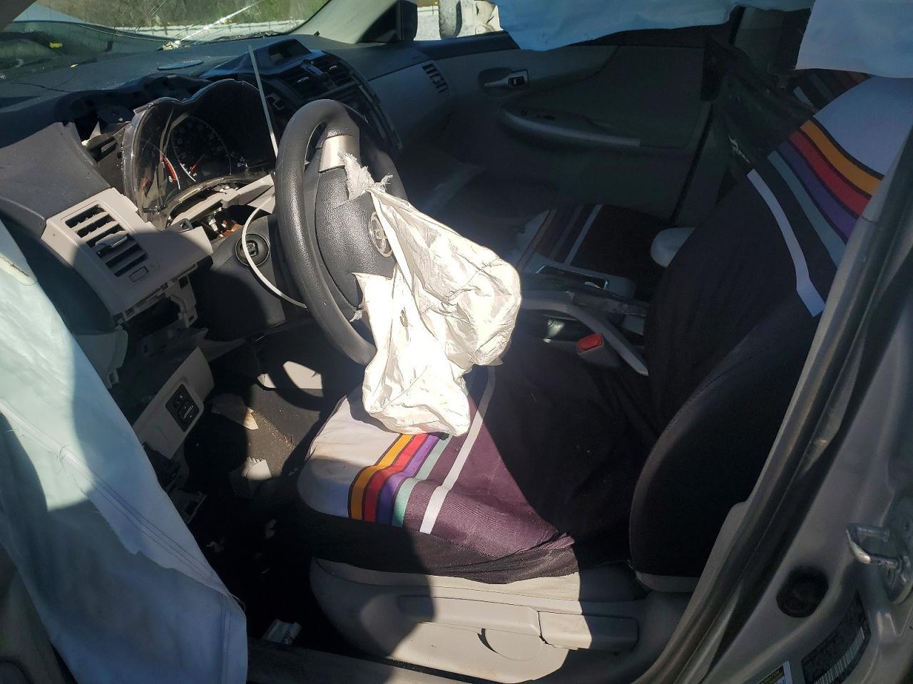 2012 Toyota Corolla Le - Image 7