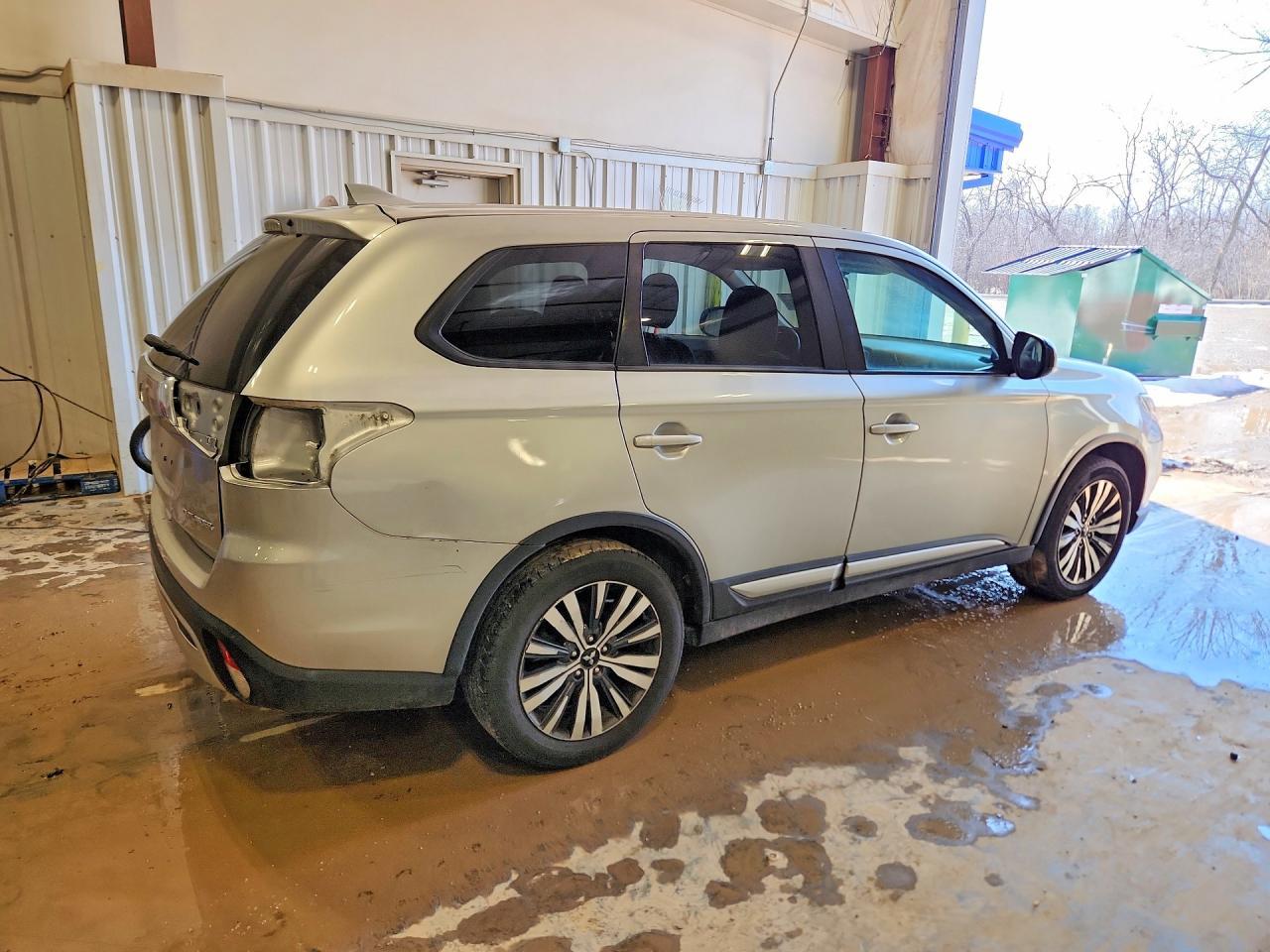 2019 Mitsubishi Outlander Es - Image 3