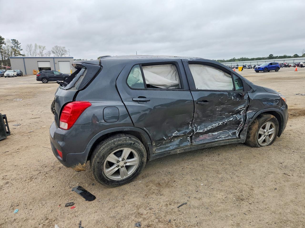 2020 Chevrolet Trax Ls - Image 3