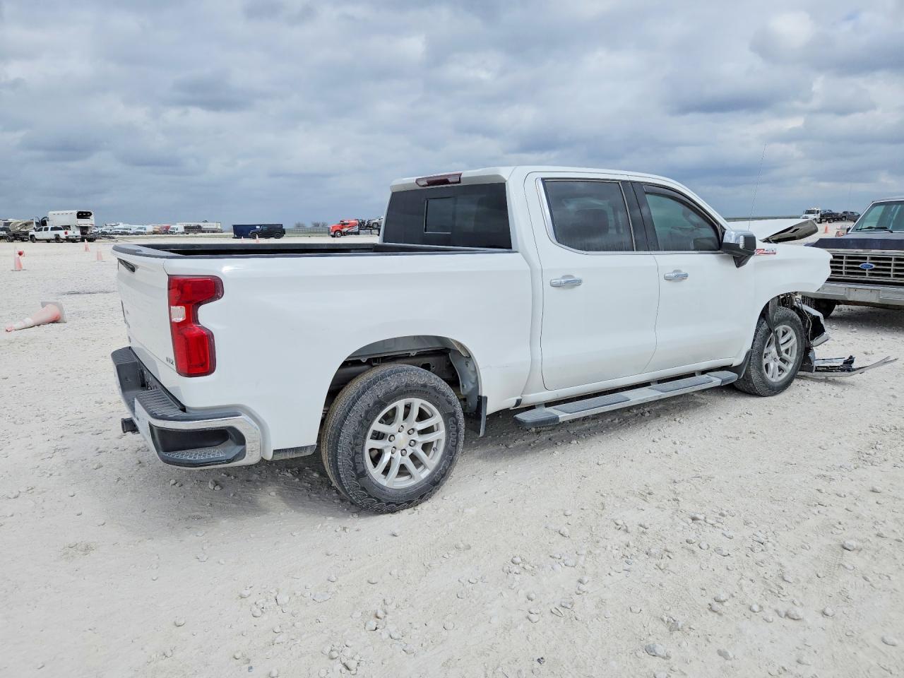 2021 Chevrolet Silverado K1500 Ltz - Фото 3