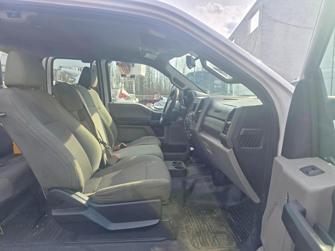 2017 Ford F350 Super Duty - Фото 5