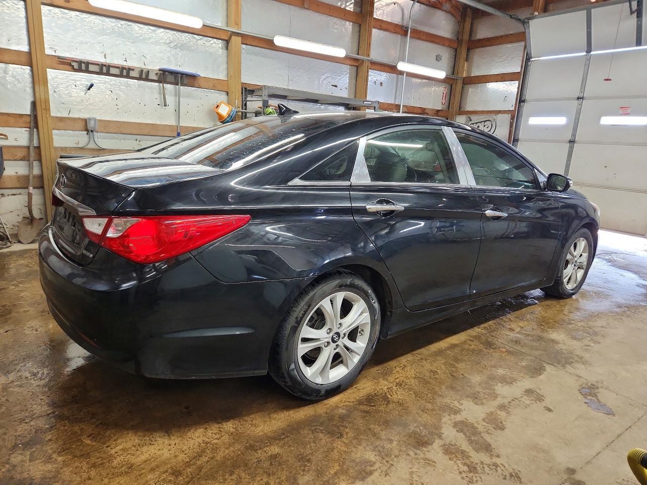 2011 Hyundai Sonata Limited - Image 3
