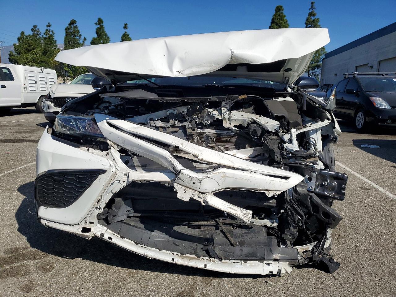 2022 Toyota Camry Hybrid Se Nightshade - Фото 5