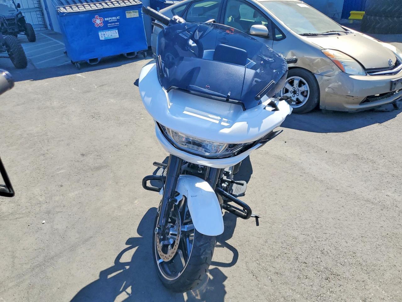 2025 Harley-Davidson Fltrx - Image 2