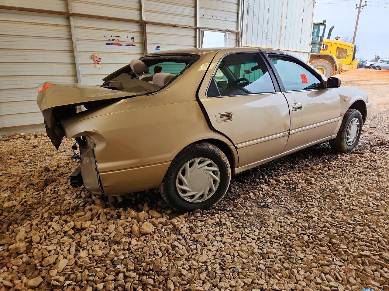 1997 Toyota Camry Le - Image 3