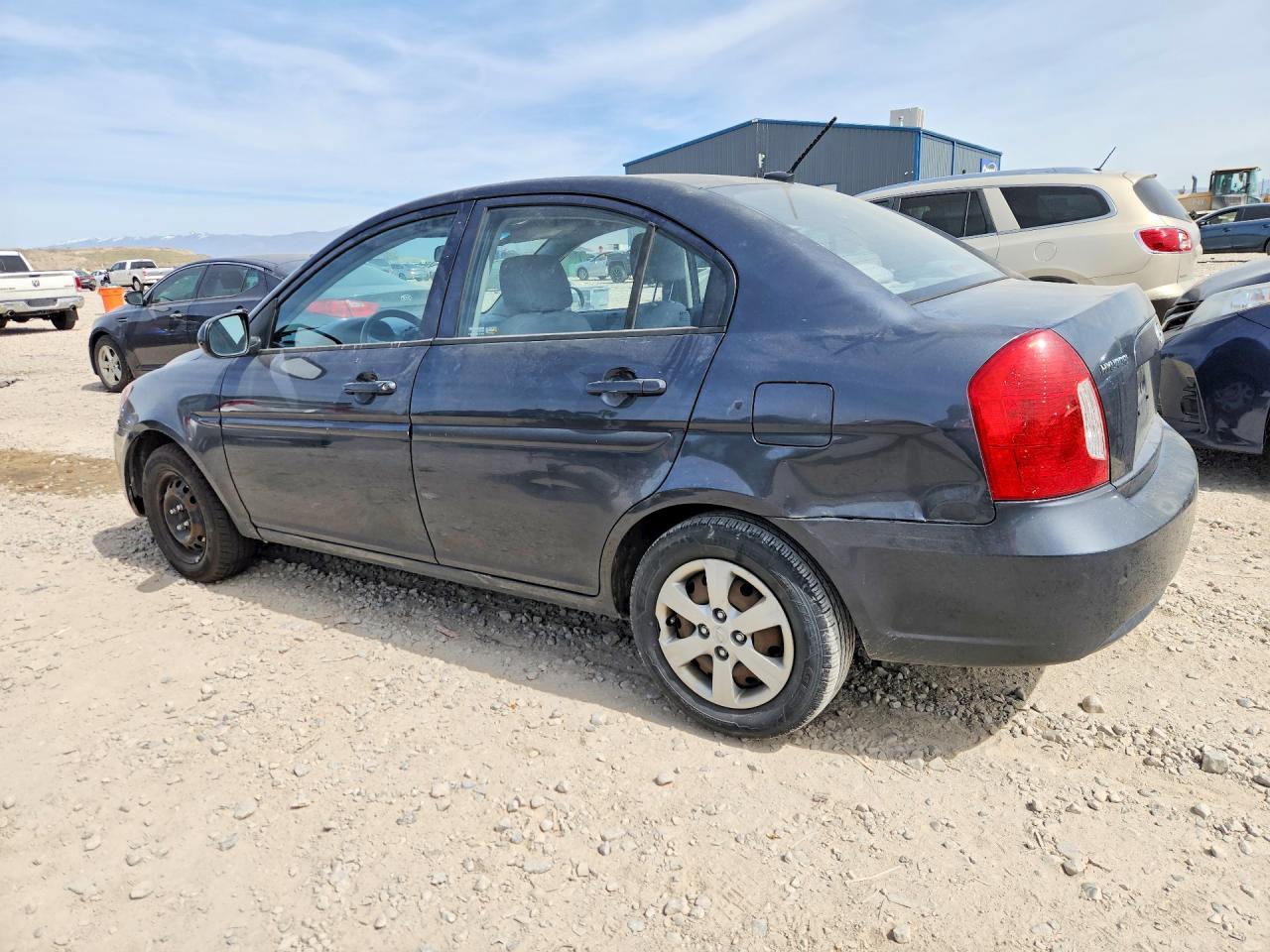 2011 Hyundai Accent Gls - Image 2