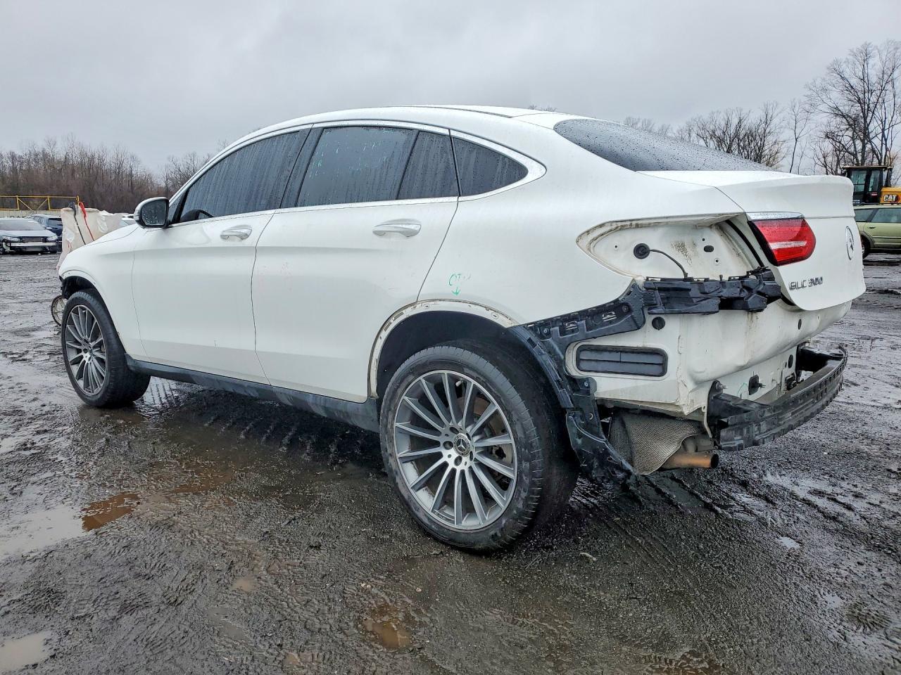 2018 Mercedes-Benz Glc Coupe 300 4Matic - Image 2