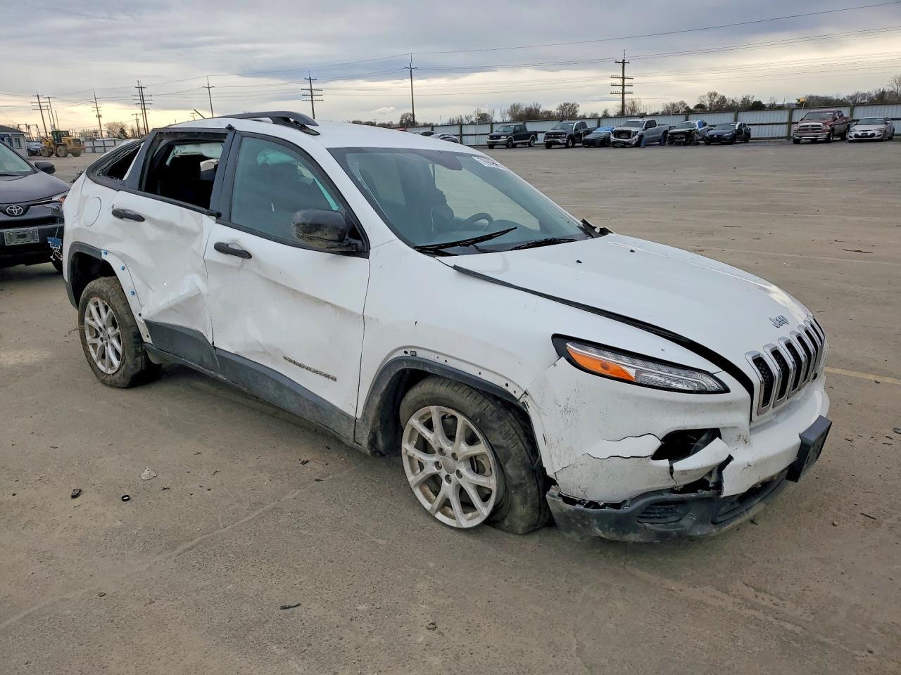 2017 Jeep Cherokee Sport - Фото 4