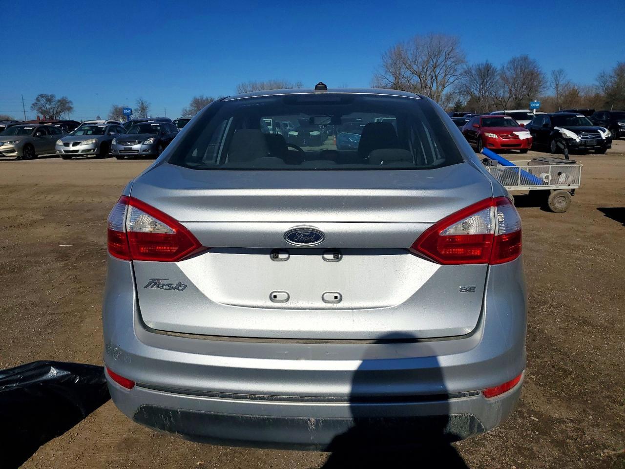 2015 Ford Fiesta Se - Image 6