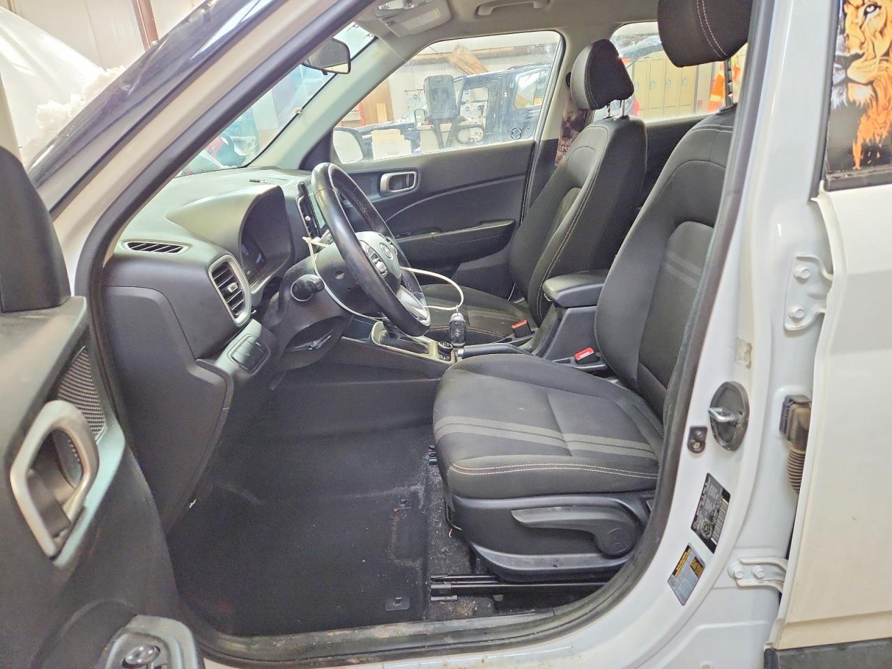 2023 Hyundai Venue Sel - Image 7