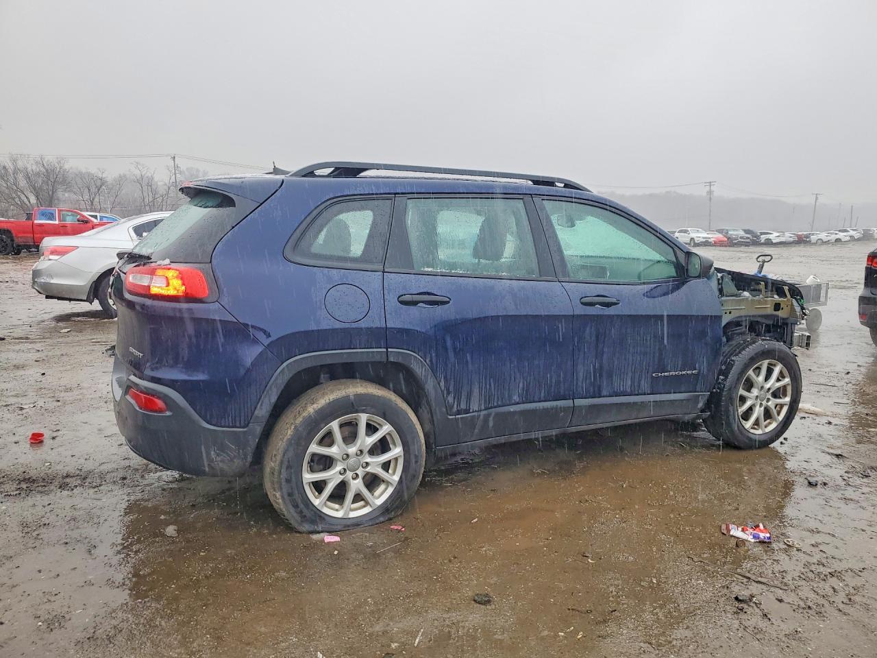 2016 Jeep Cherokee Sport - Фото 3