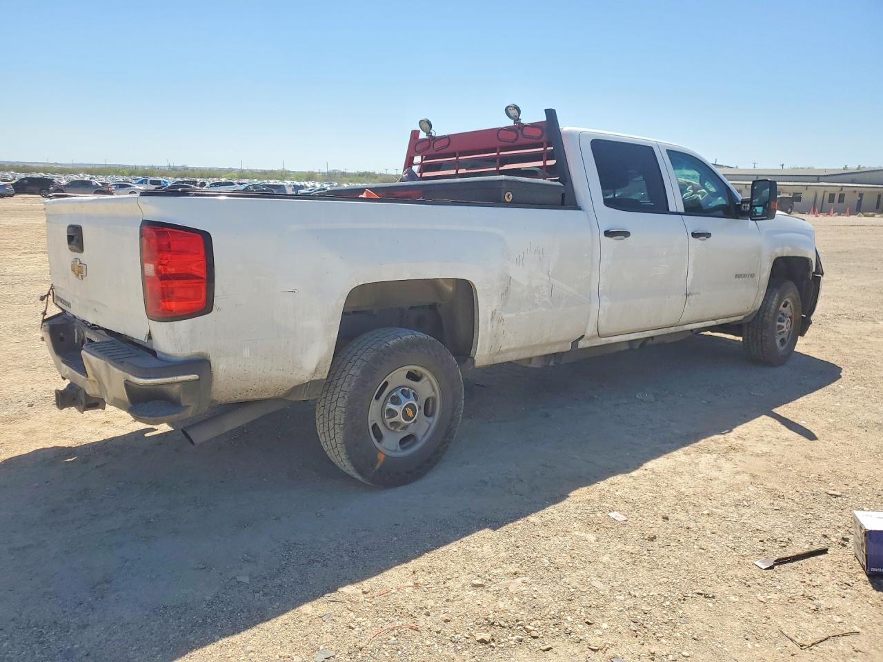 2018 Chevrolet Silverado C2500 Heavy Duty - Фото 3