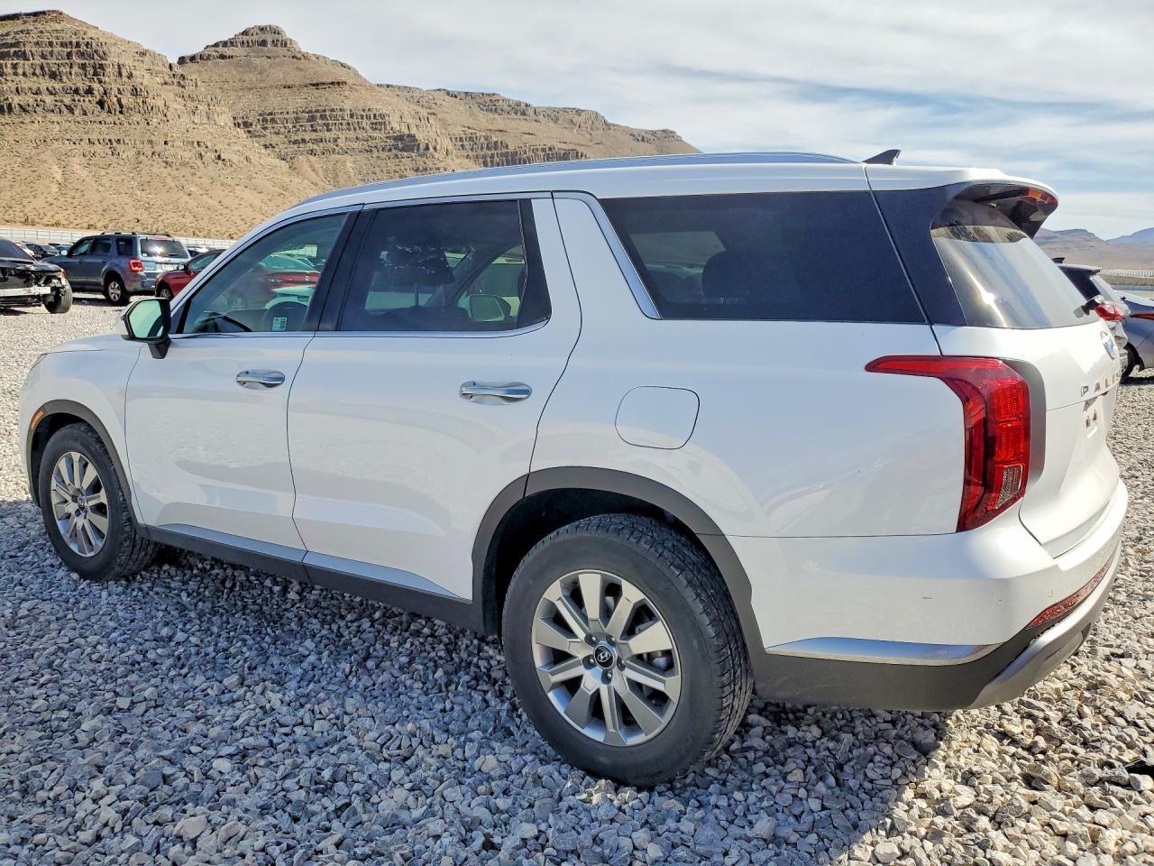 2024 Hyundai Palisade Sel - Image 2