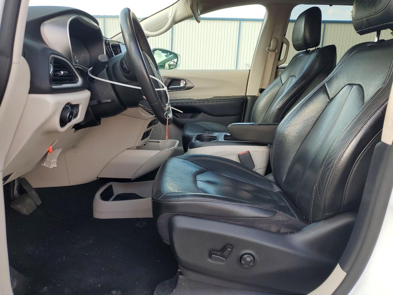 2022 Chrysler Pacifica Touring L - Фото 7