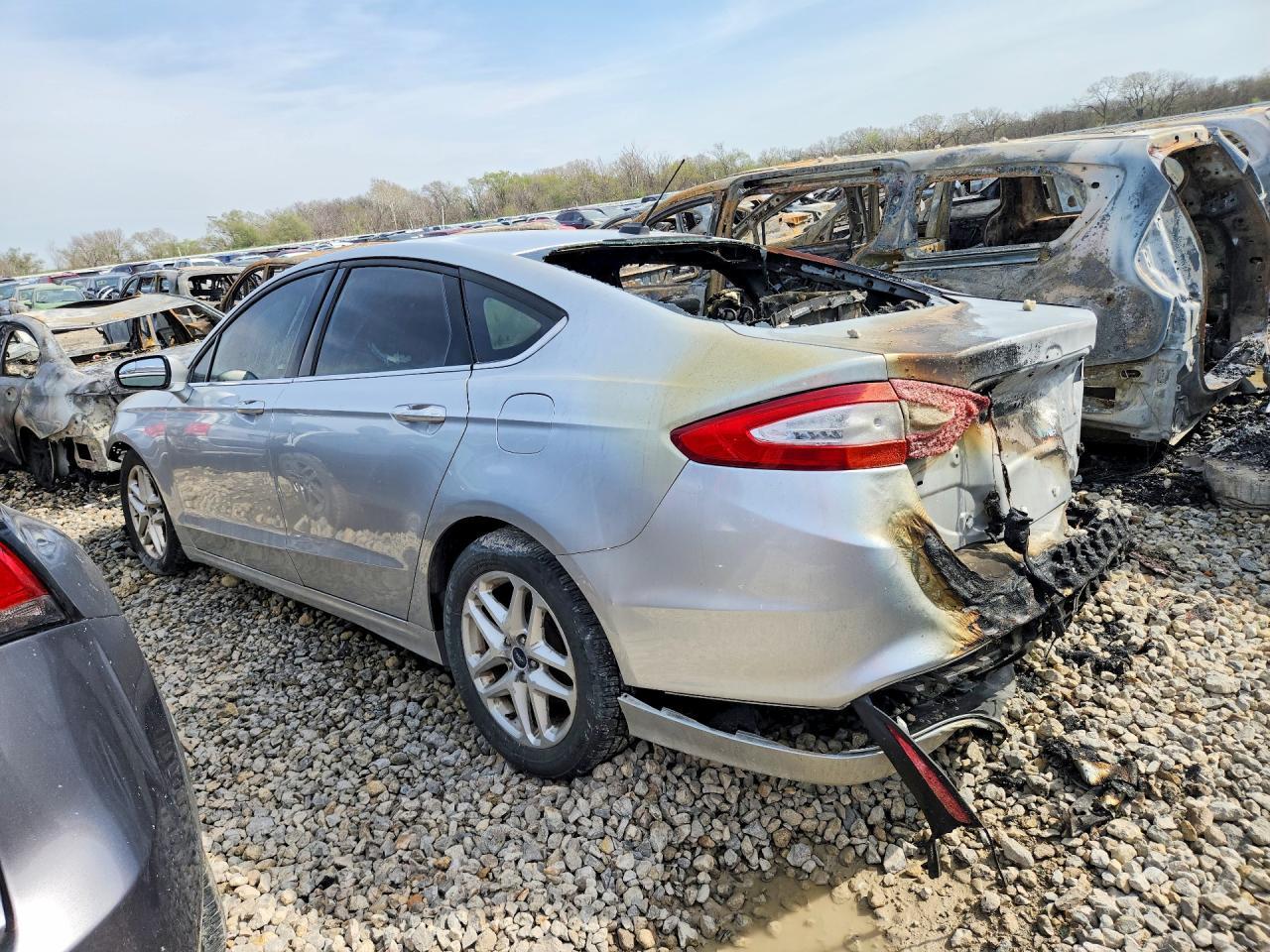 2016 Ford Fusion Se - Image 2