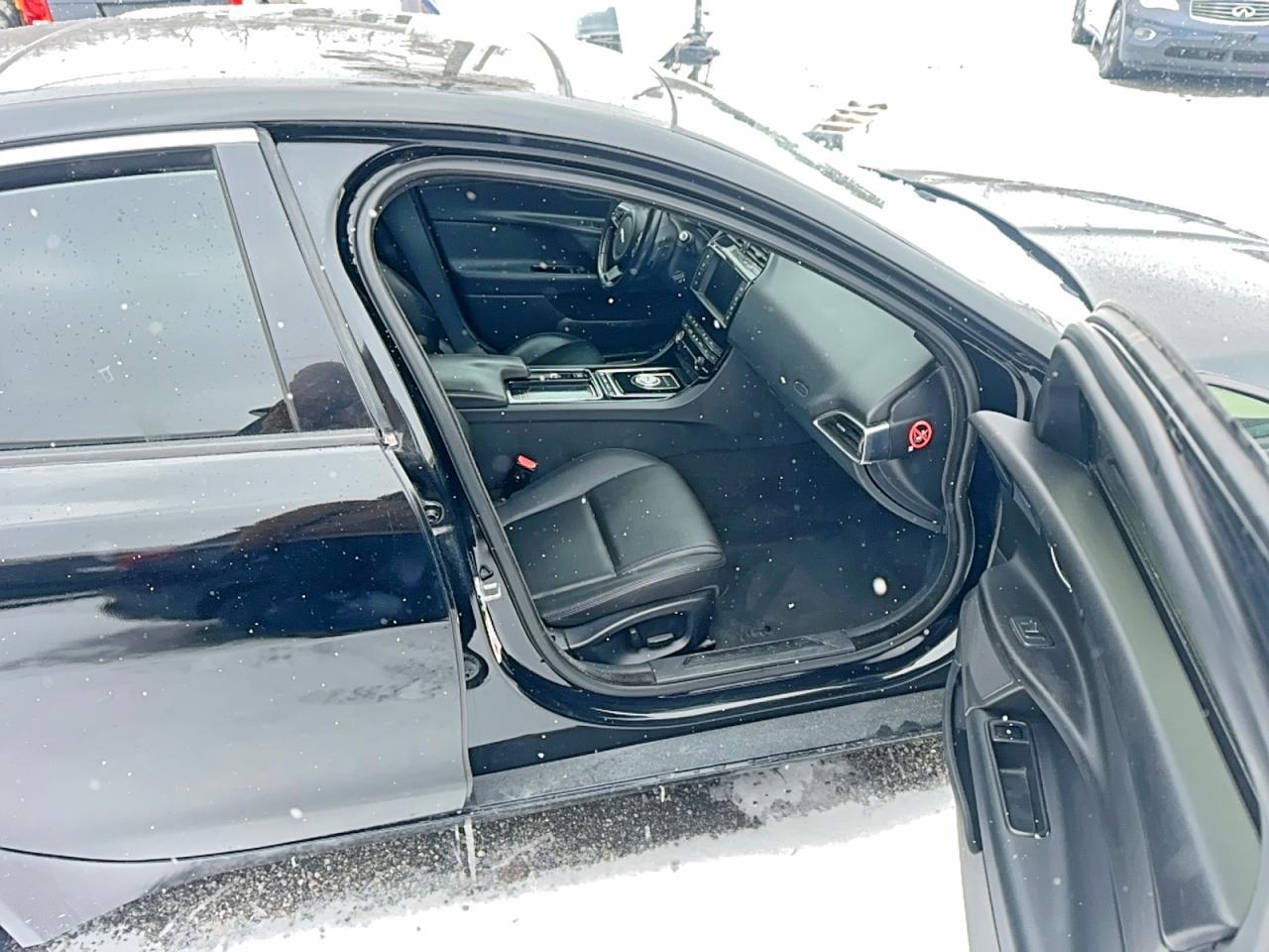 2018 Jaguar Xe Premium - Фото 5