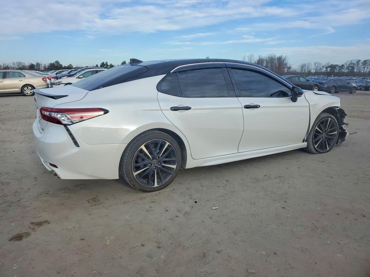 2019 Toyota Camry Xse - Image 3
