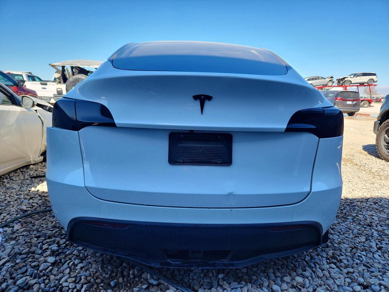 2023 Tesla Model Y - Image 6