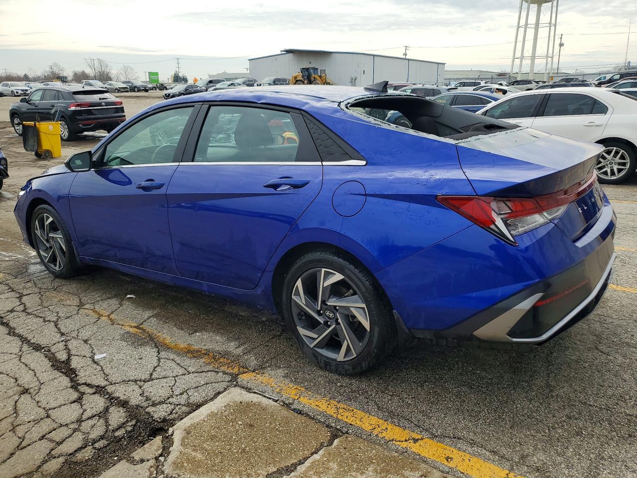 2024 Hyundai Elantra Sel - Image 2
