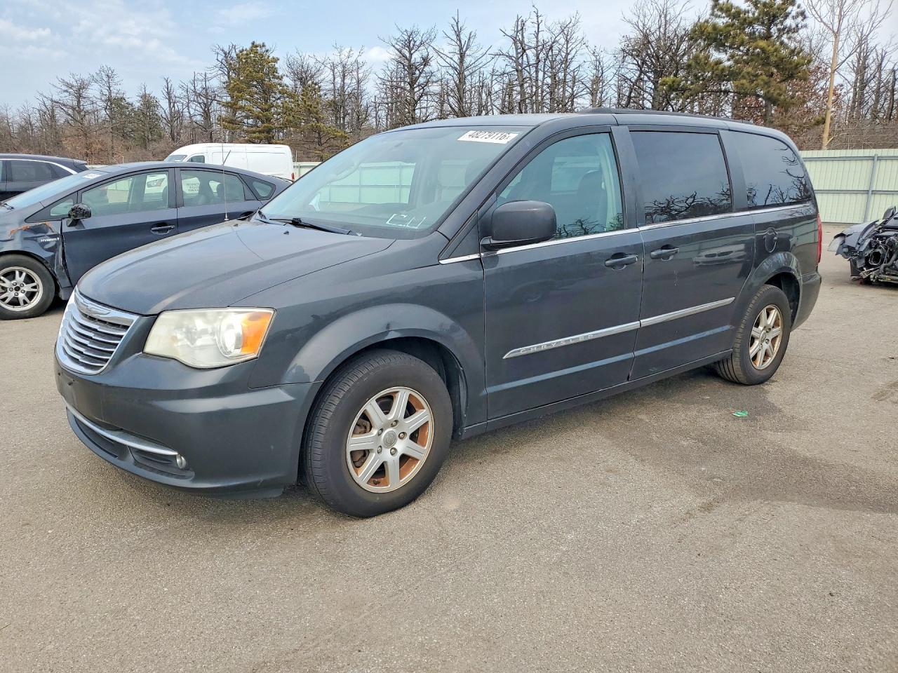 2012 Chrysler Town & Country Touring
