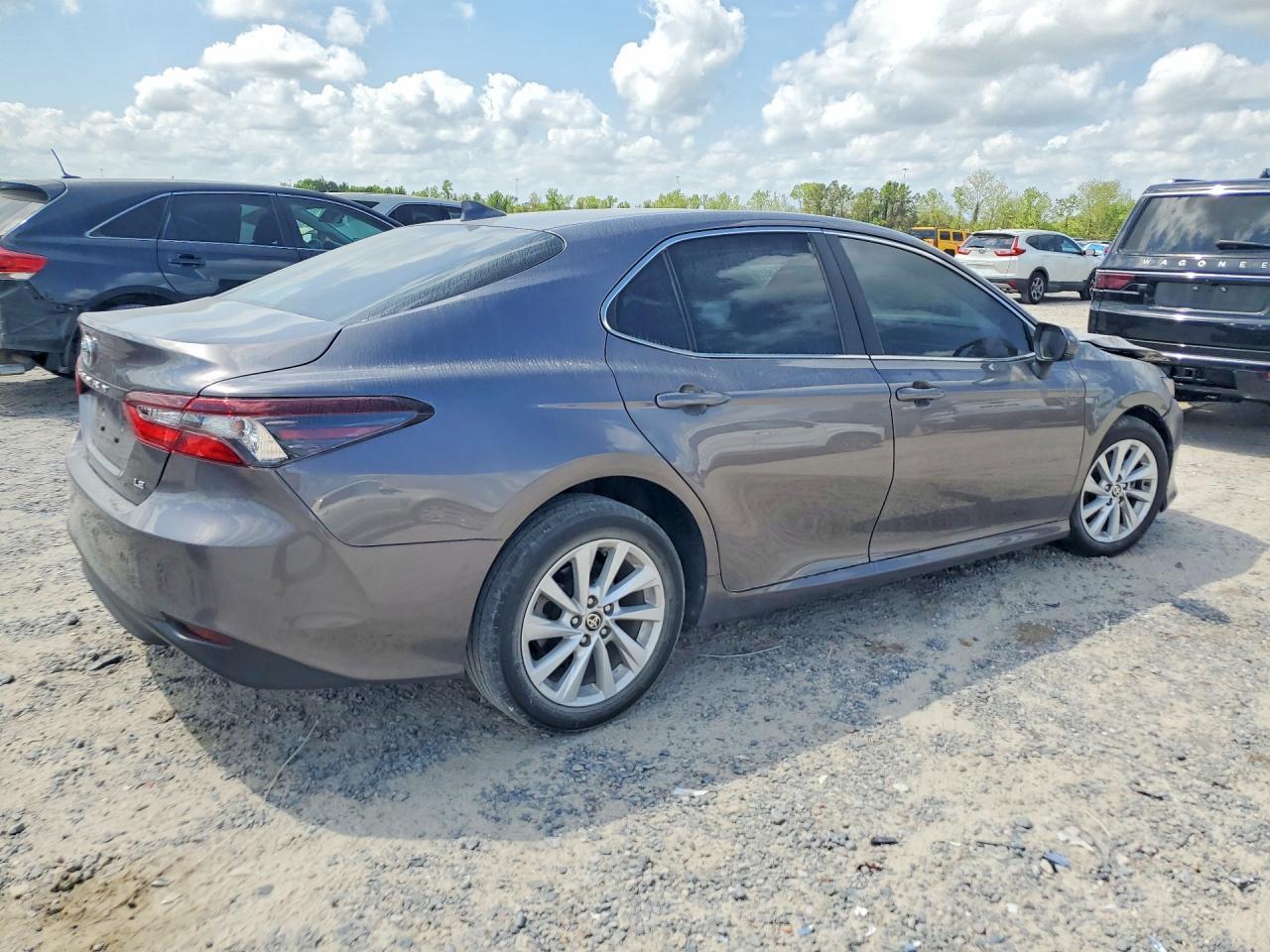 2024 Toyota Camry Le - Image 3
