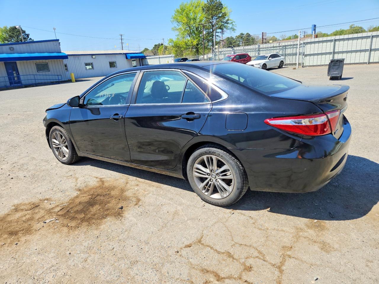 2017 Toyota Camry Se - Image 2