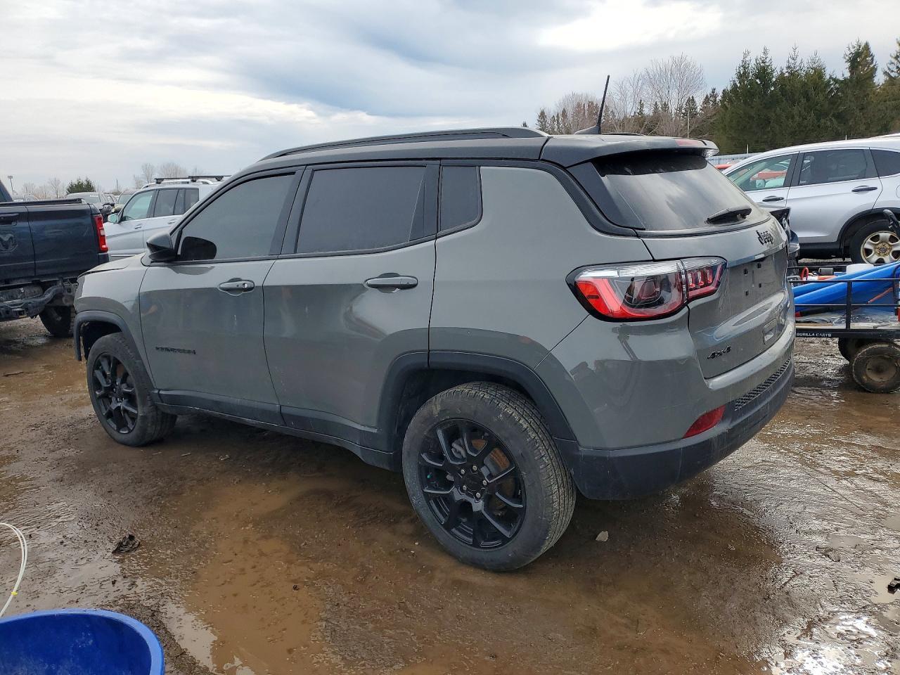 2023 Jeep Compass - Image 2