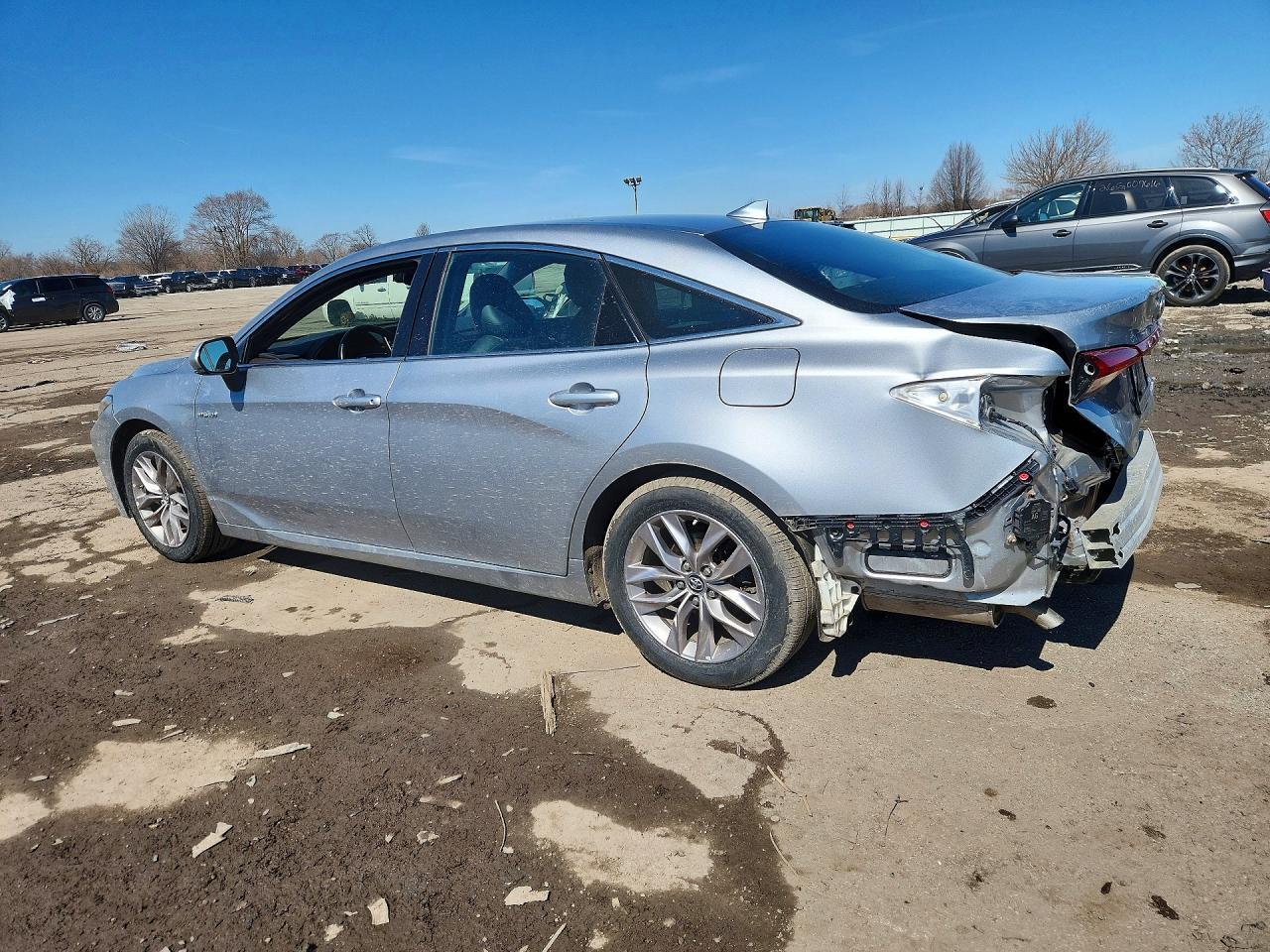 2019 Toyota Avalon Hybrid Xle - Image 2