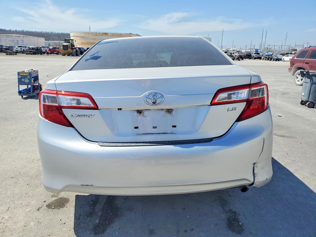 2014 Toyota Camry Le - Image 6