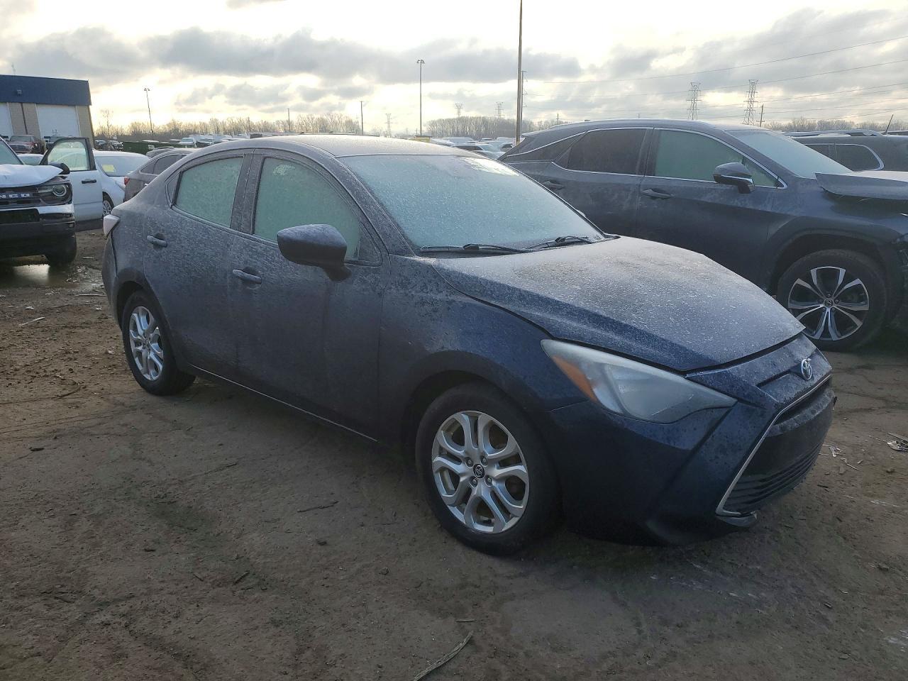 2017 Toyota Yaris Ia Base - Image 4
