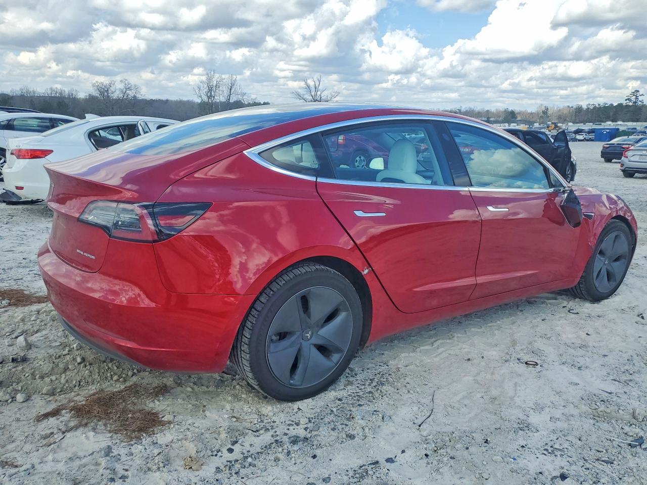 2018 Tesla Model 3 - Фото 3