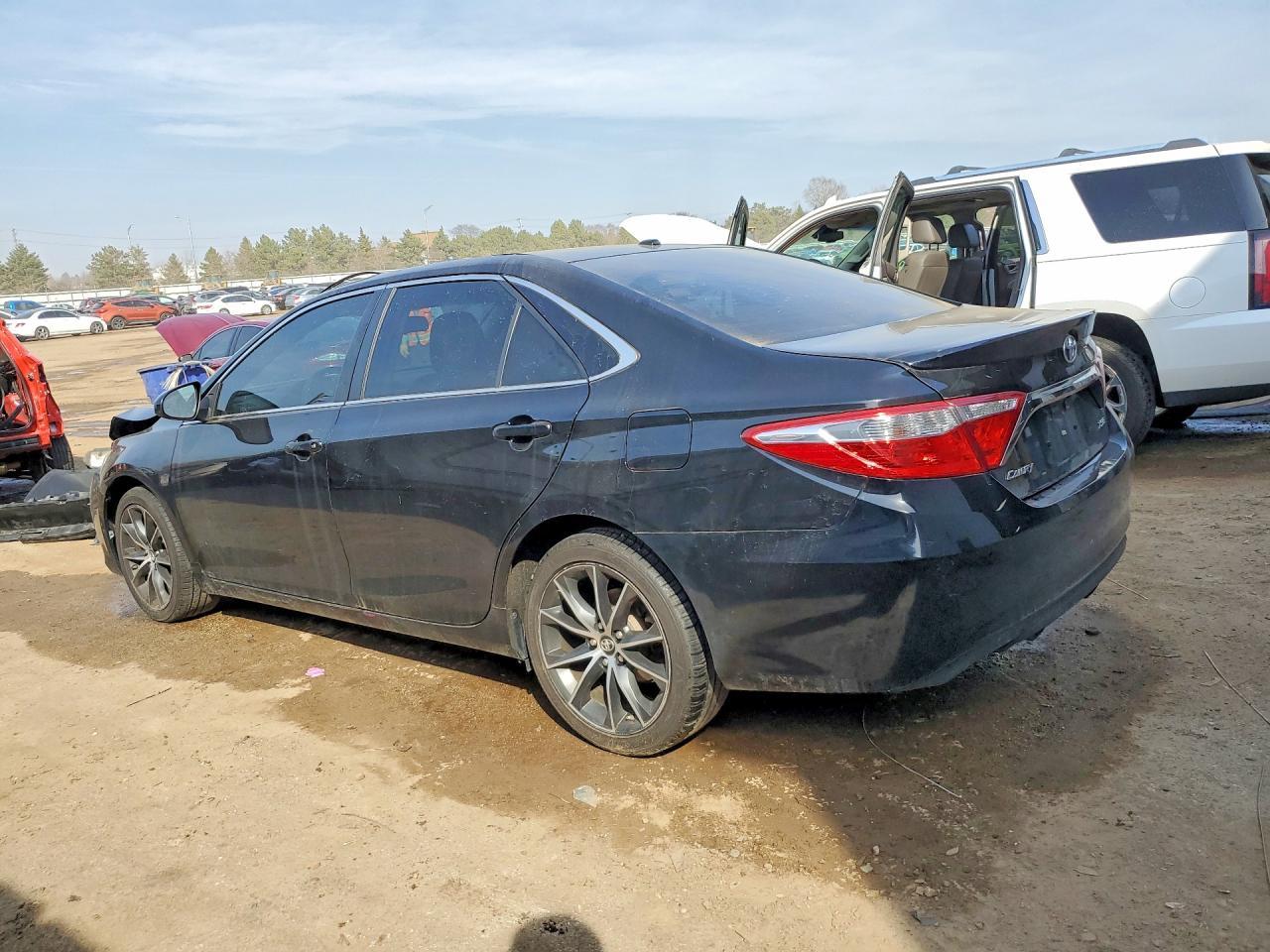 2016 Toyota Camry Xse - Фото 2